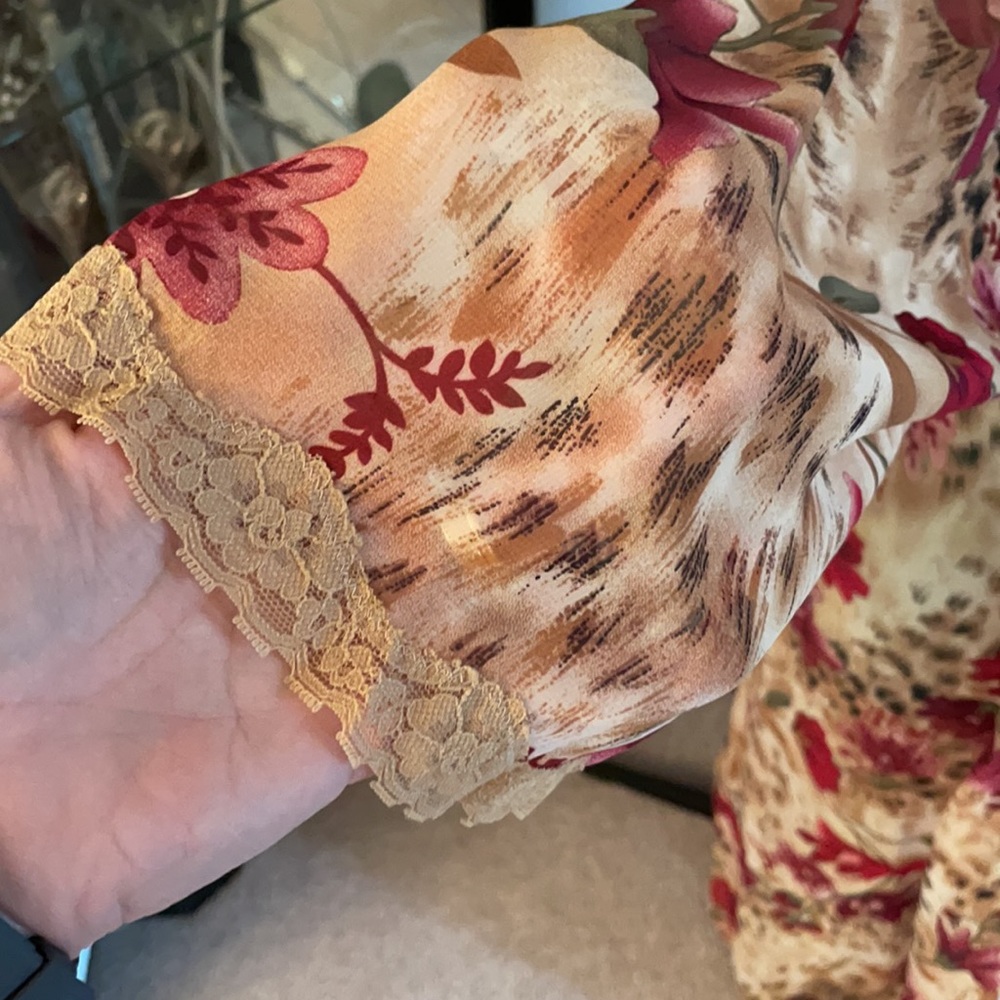 Secret Treasures Robe - Picture 3 of 6